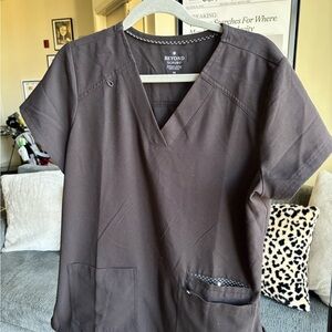 Beyond Scrubs Women's Short Sleeve Top - Black